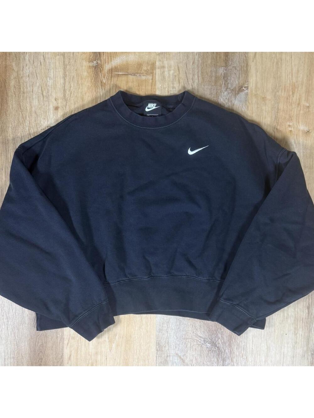 Nike Black Cropped Crewneck Sweatshirt – Size S